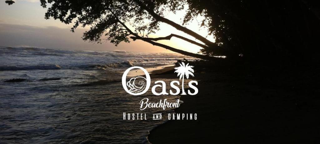 Oasis Beachfront Hostel Puerto Limon Exterior foto
